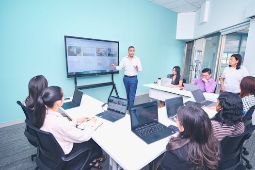 Effective Digital Marketing Training: Tailored Strategies for Employee Growth